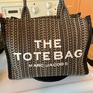 Marc jacobs monogram tote bag
